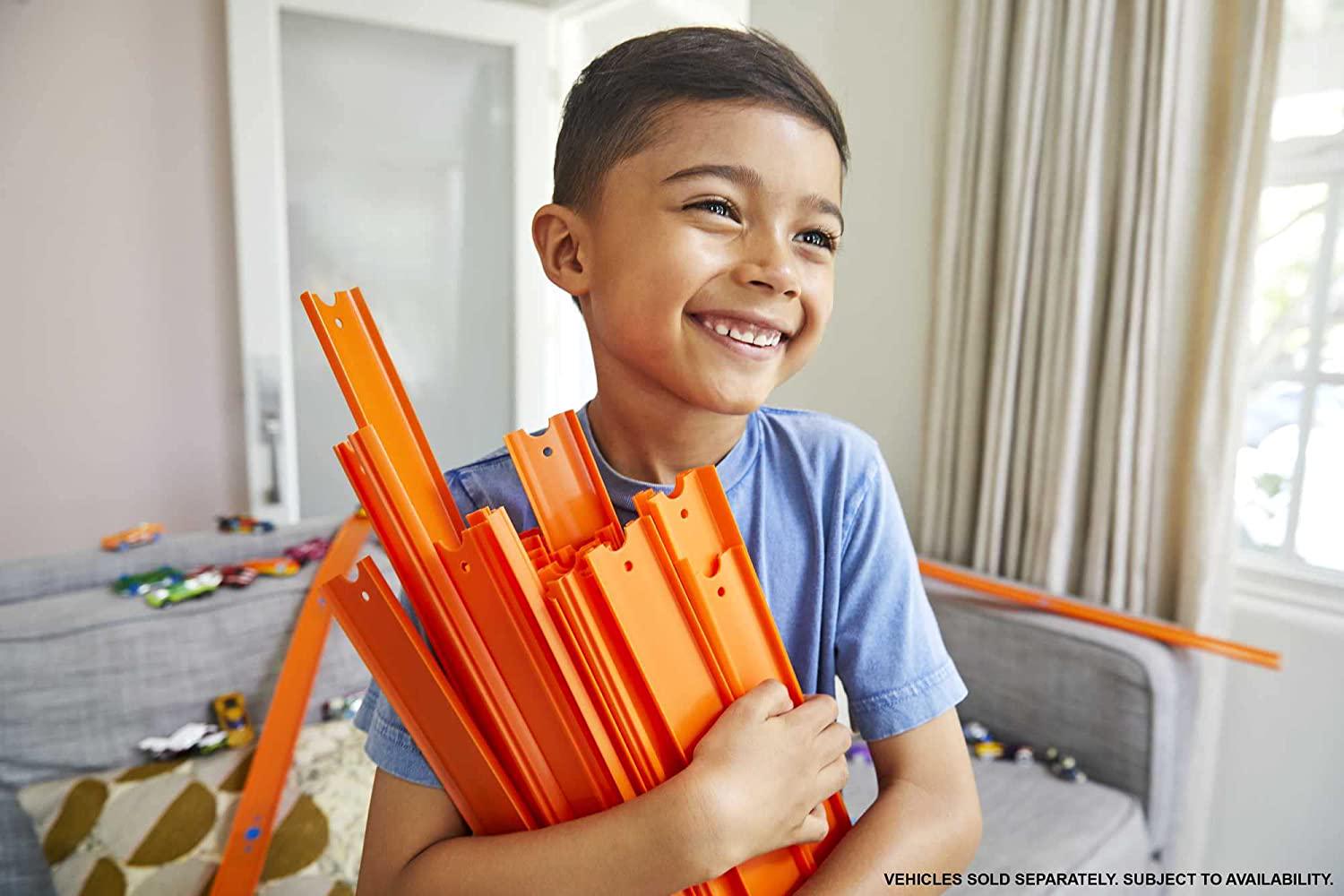 Hot Wheels, MATTEL Hot Wheels Track Builder Straight Includes 15 Feet of Track and Bonus Car, Styles May Vary