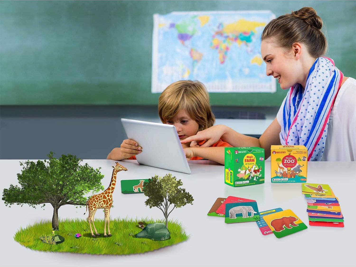 Magic Activity, Magic Zoo 4D Flash Cards for Kids: Animals Come Alive (See Them Walk, Talk, Run and Eat) with Augmented Reality - 26 Interactive Learning Flash Cards (AR App Included)